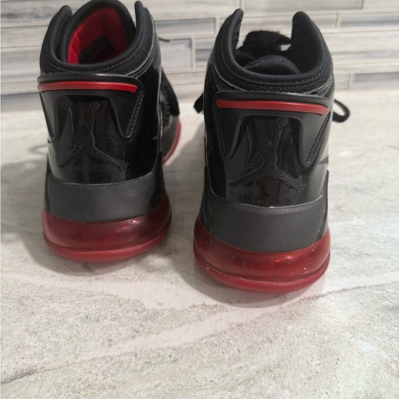 Air Jordan Mars 270 Boys 6Y Black and Red - Picture 6 of 8